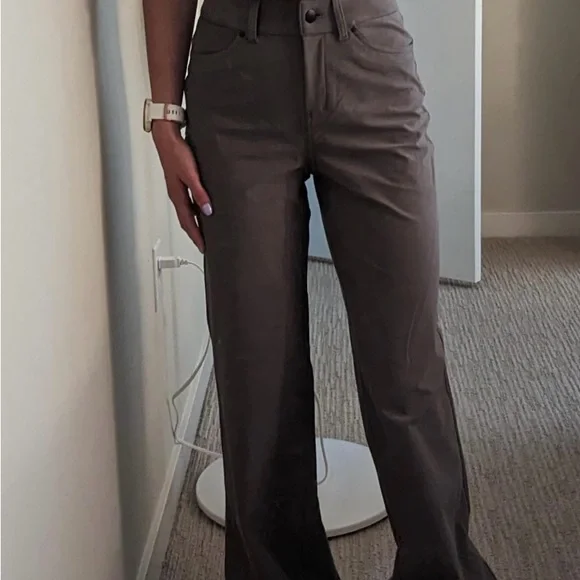 Lululemon City Sleek 5 Pocket Wide leg pant Olive Women's - Picture 5 of 6